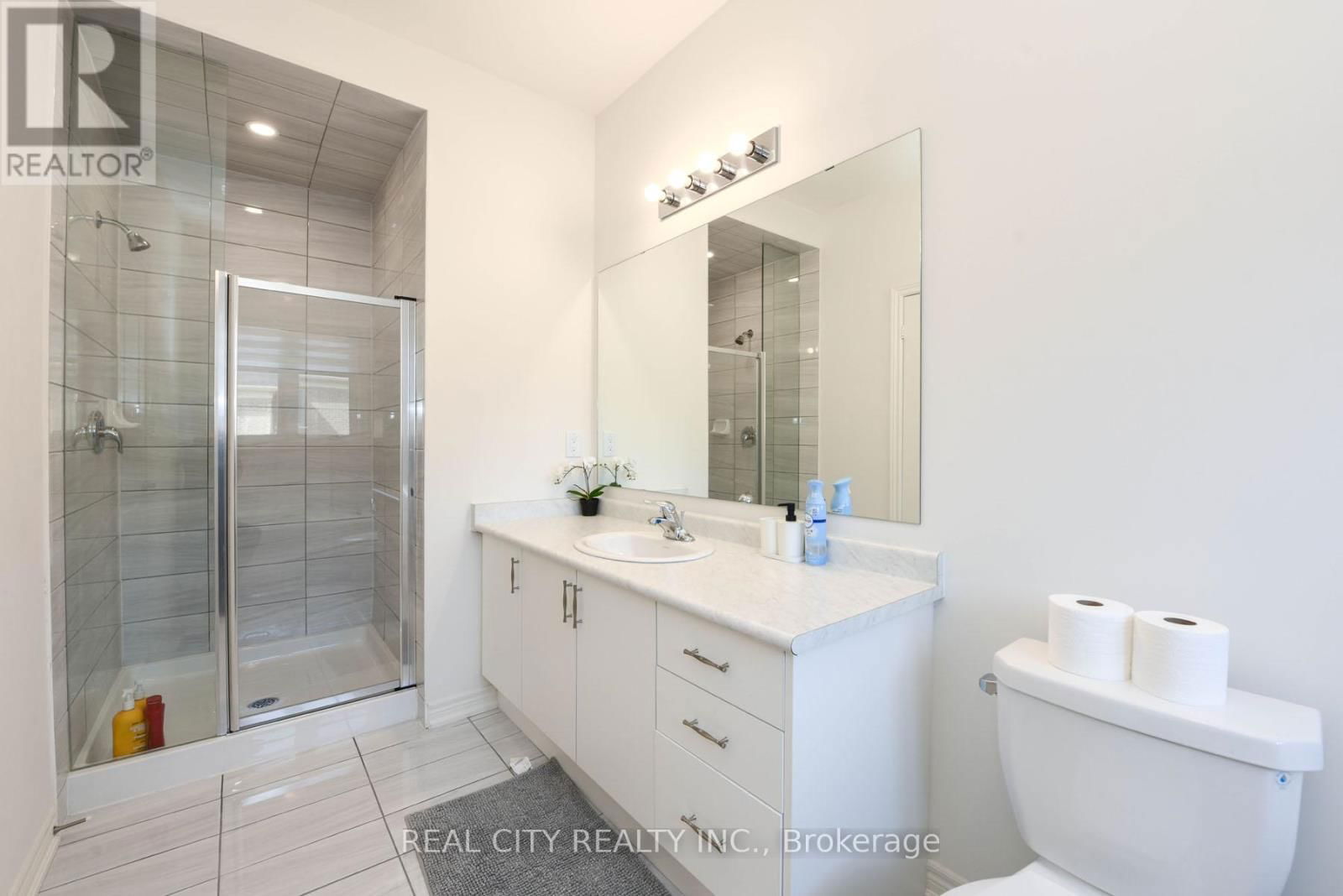 38 SILVER MEADOW GARDENS Image 32