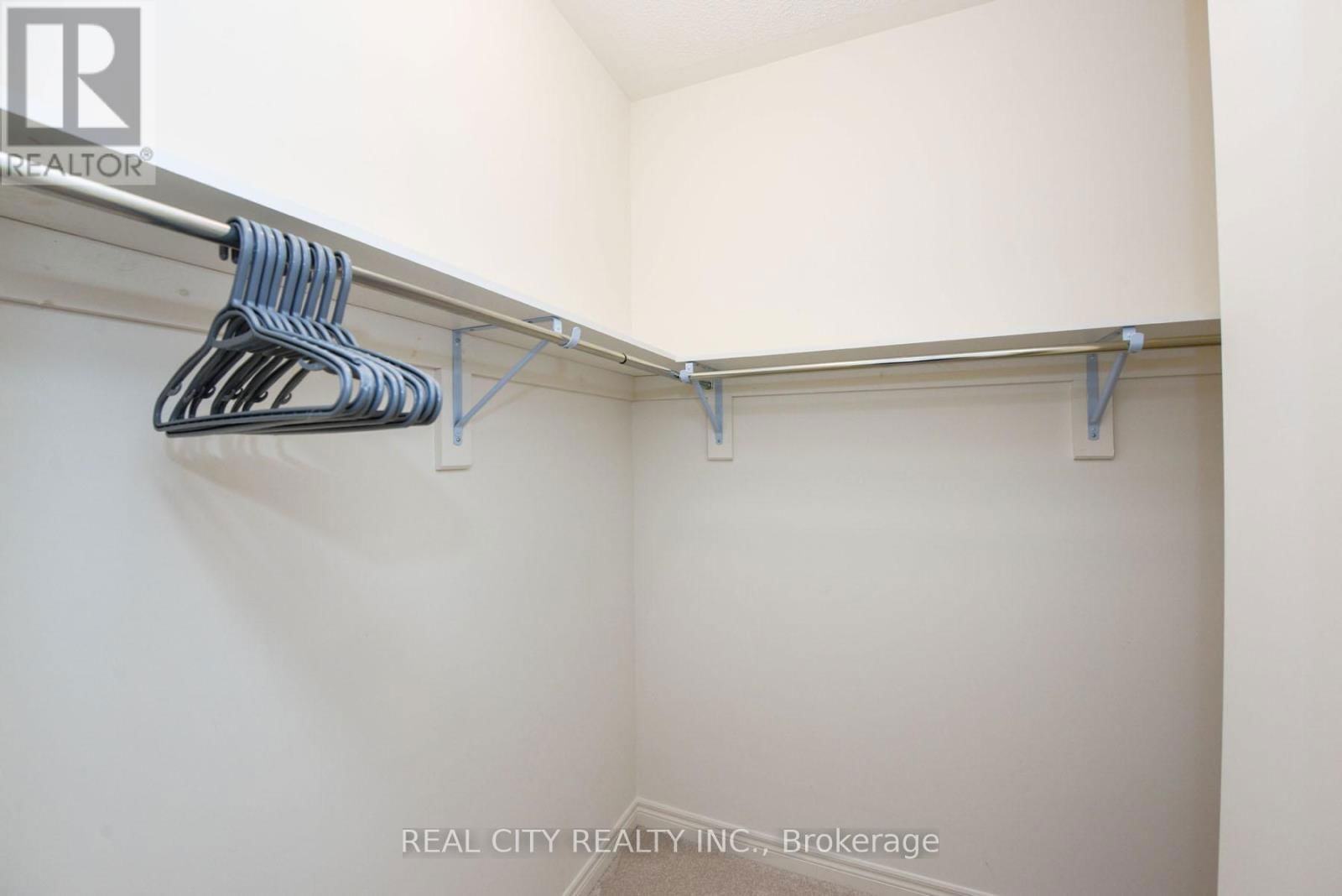 38 SILVER MEADOW GARDENS Image 34