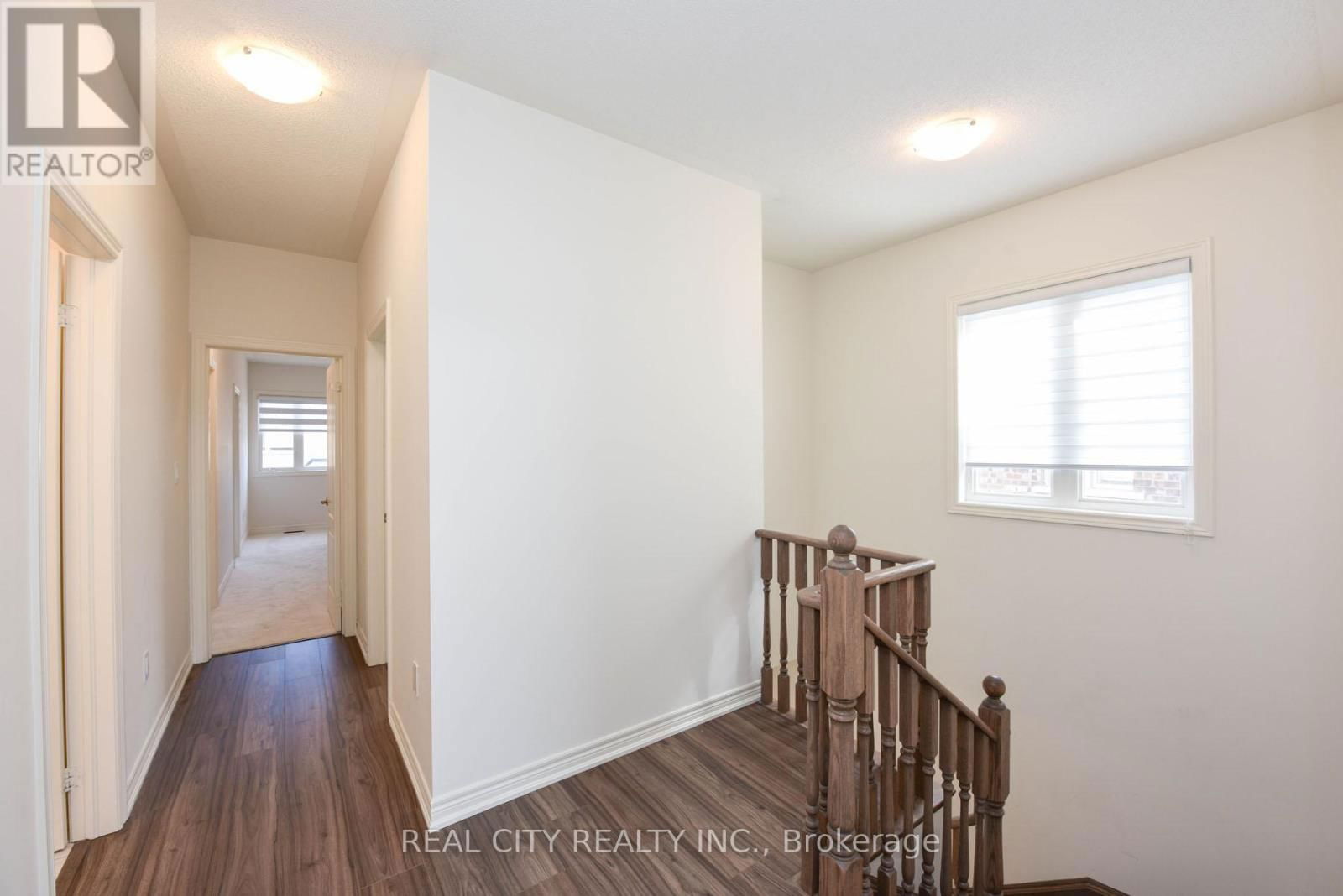 38 SILVER MEADOW GARDENS Image 35