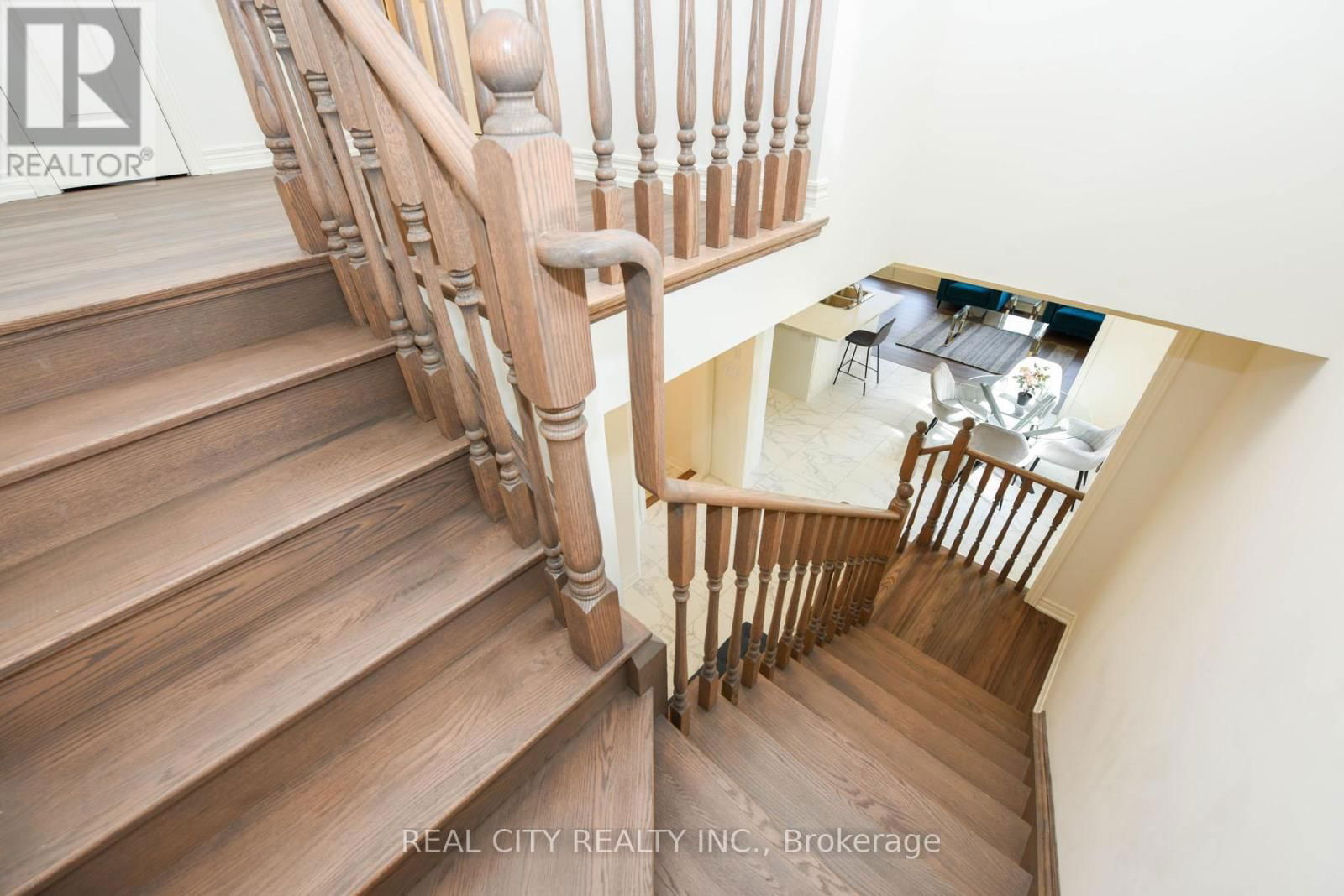 38 SILVER MEADOW GARDENS Image 36