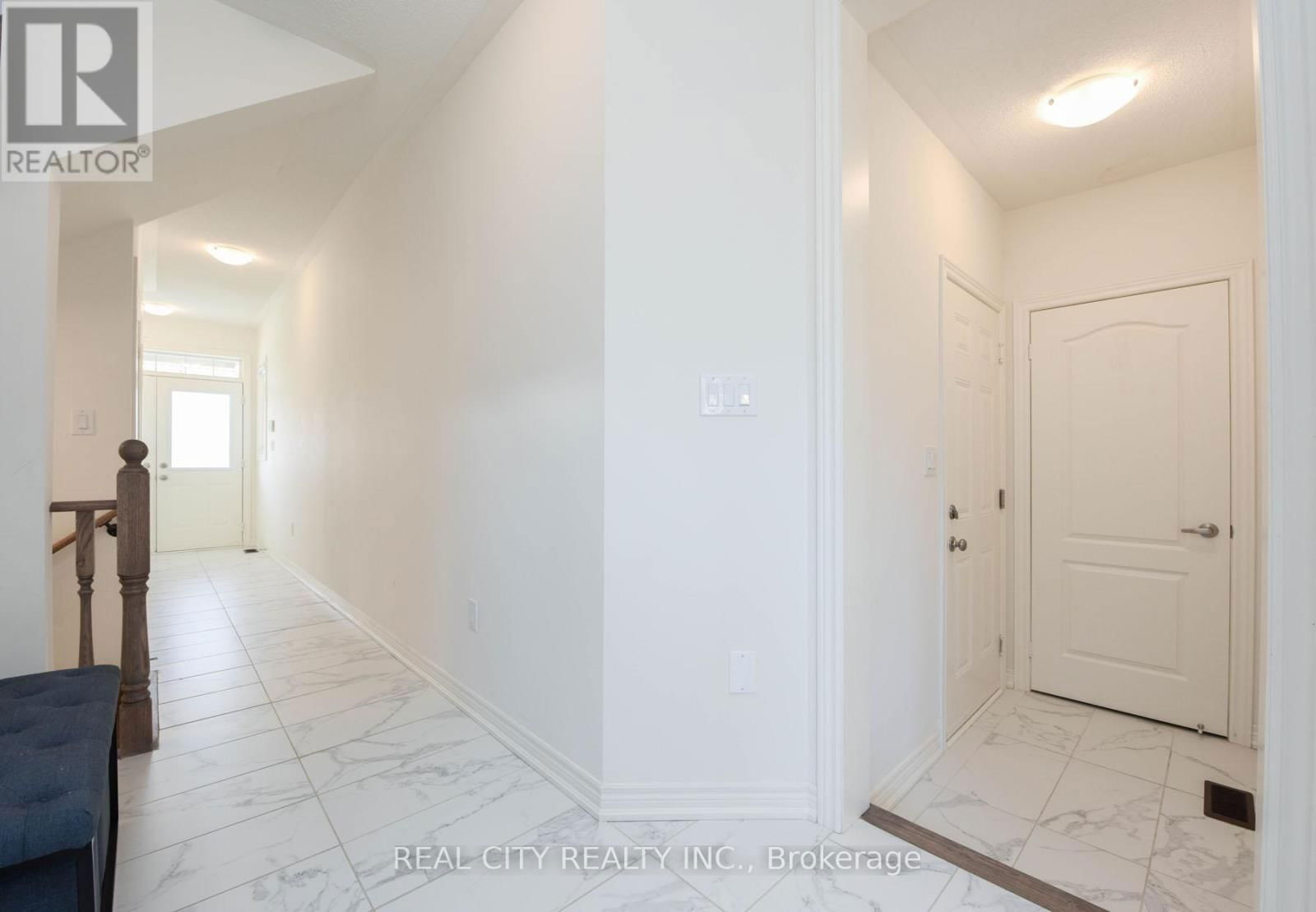 38 SILVER MEADOW GARDENS Image 7