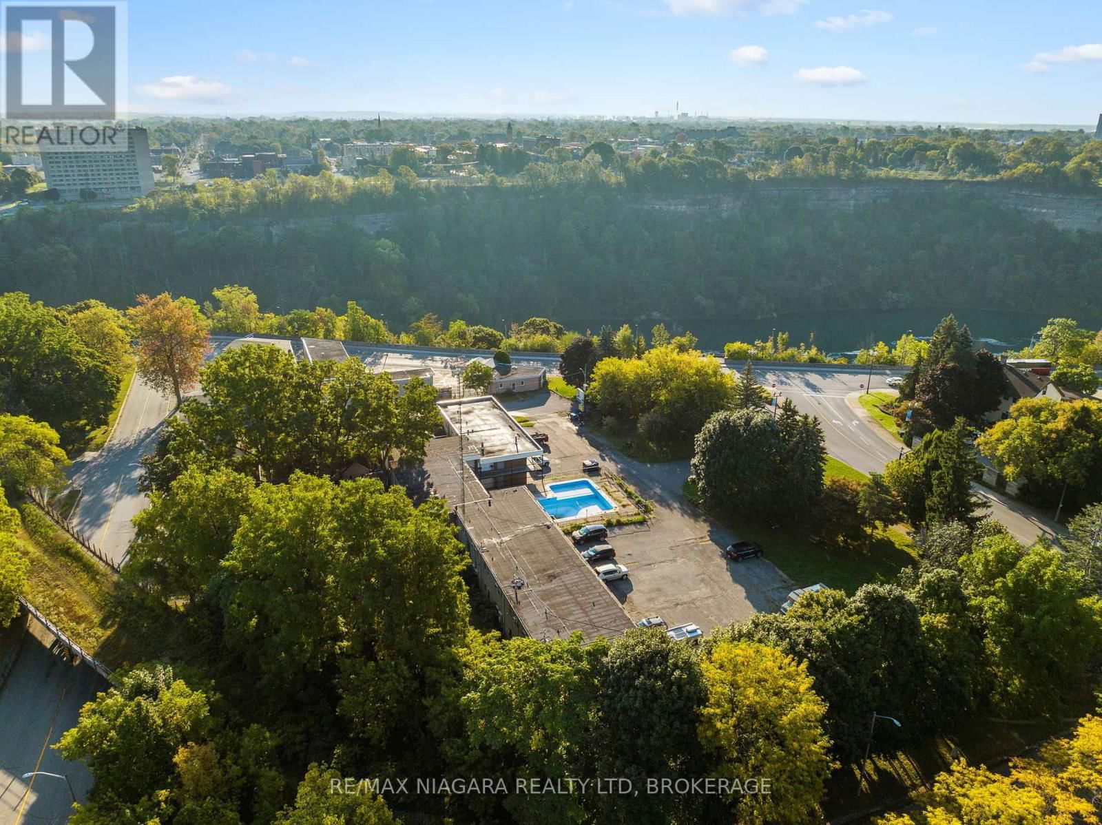4625 CATARACT AVENUE Image 16