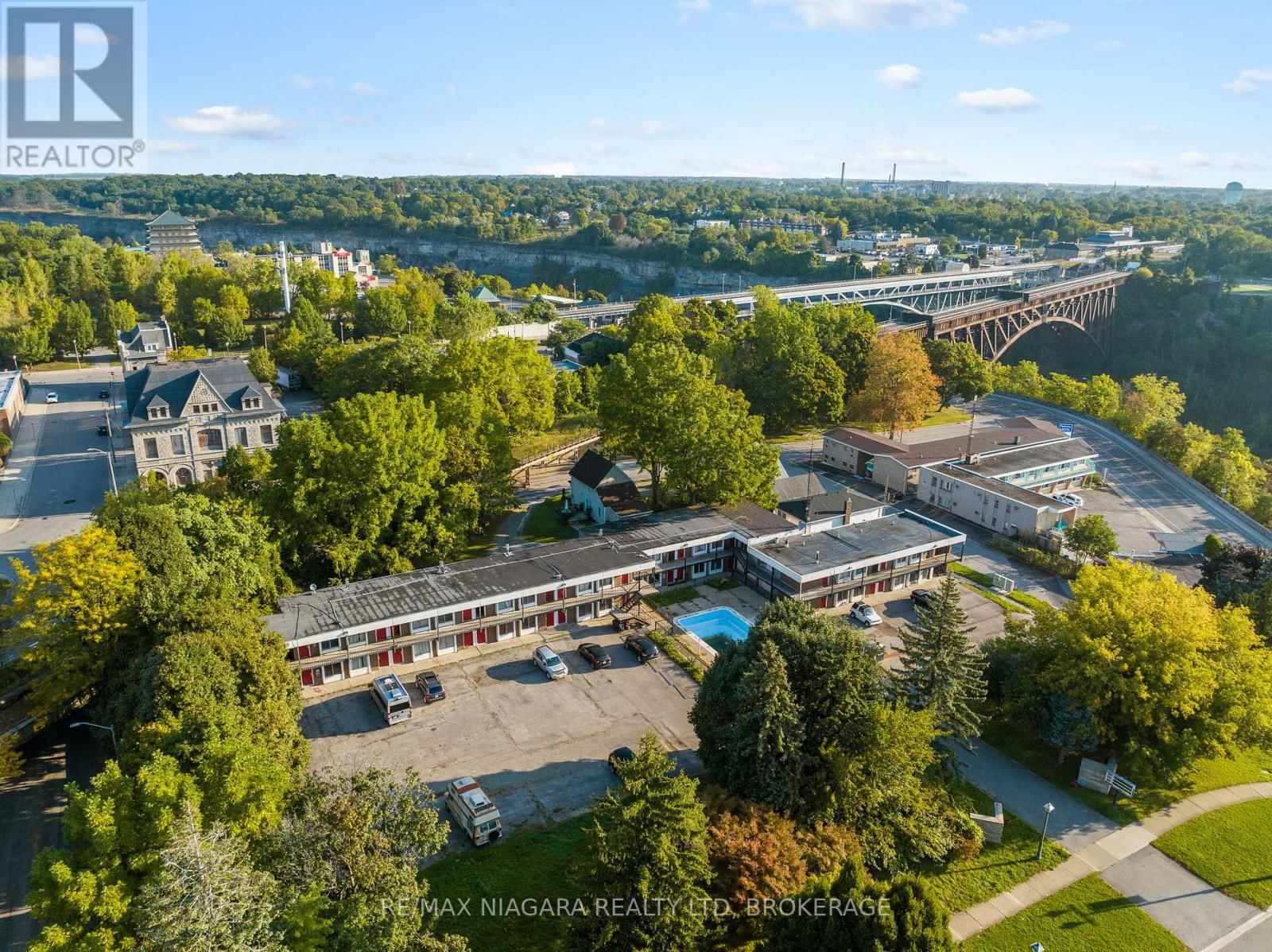 4625 CATARACT AVENUE Image 21