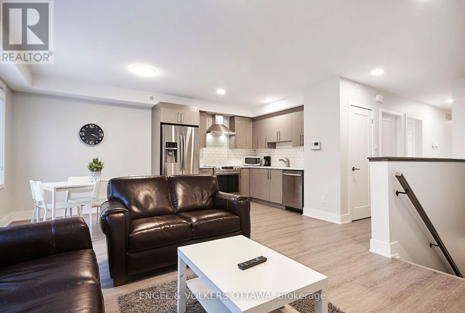 569 MCLEOD STREET Image 2
