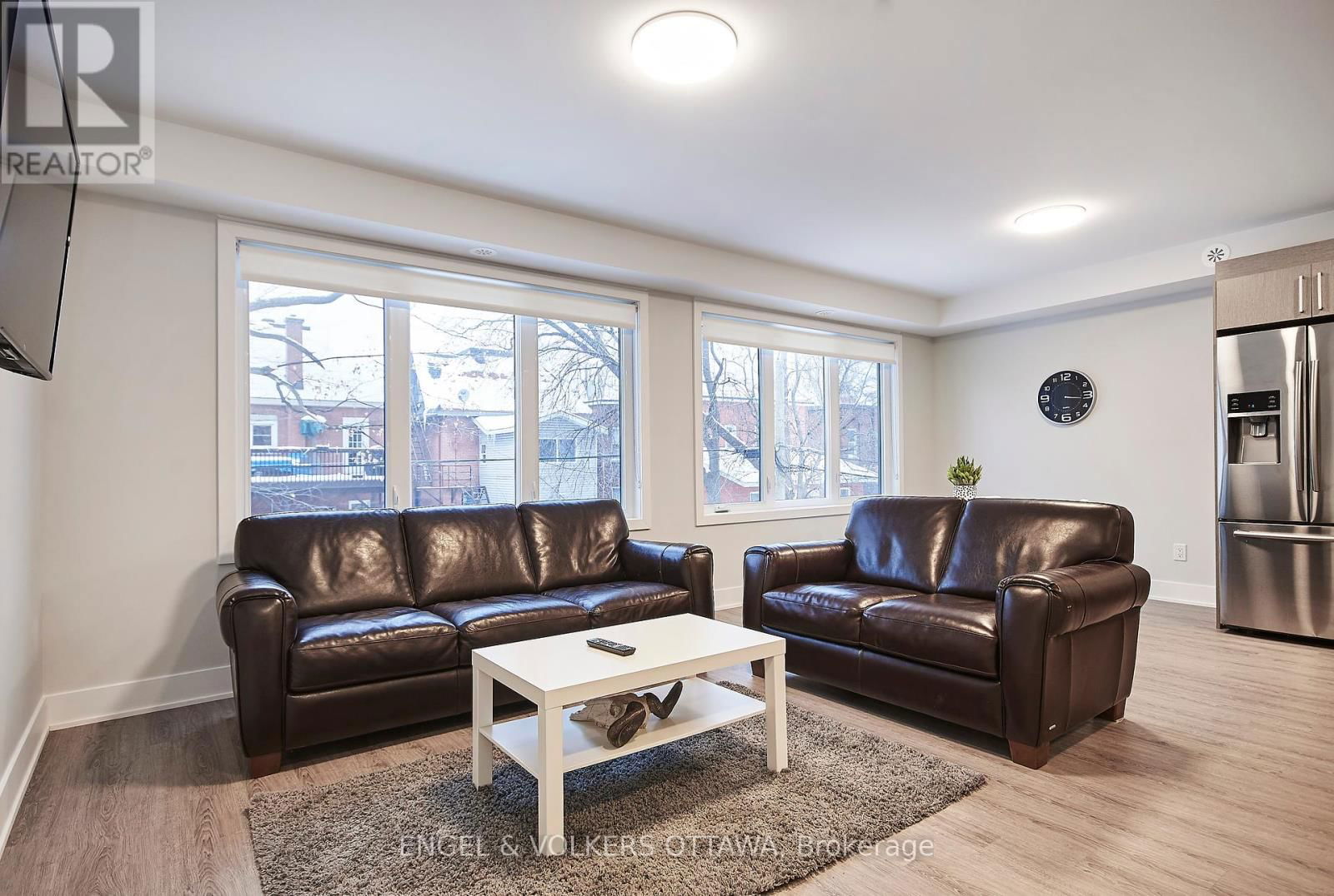 569 MCLEOD STREET Image 3