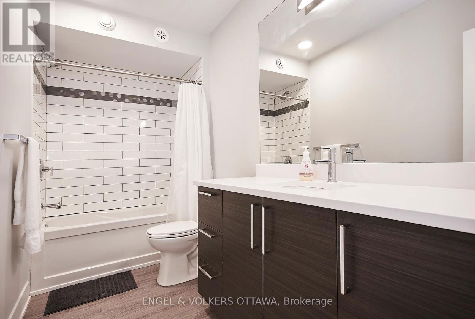 569 MCLEOD STREET Image 7