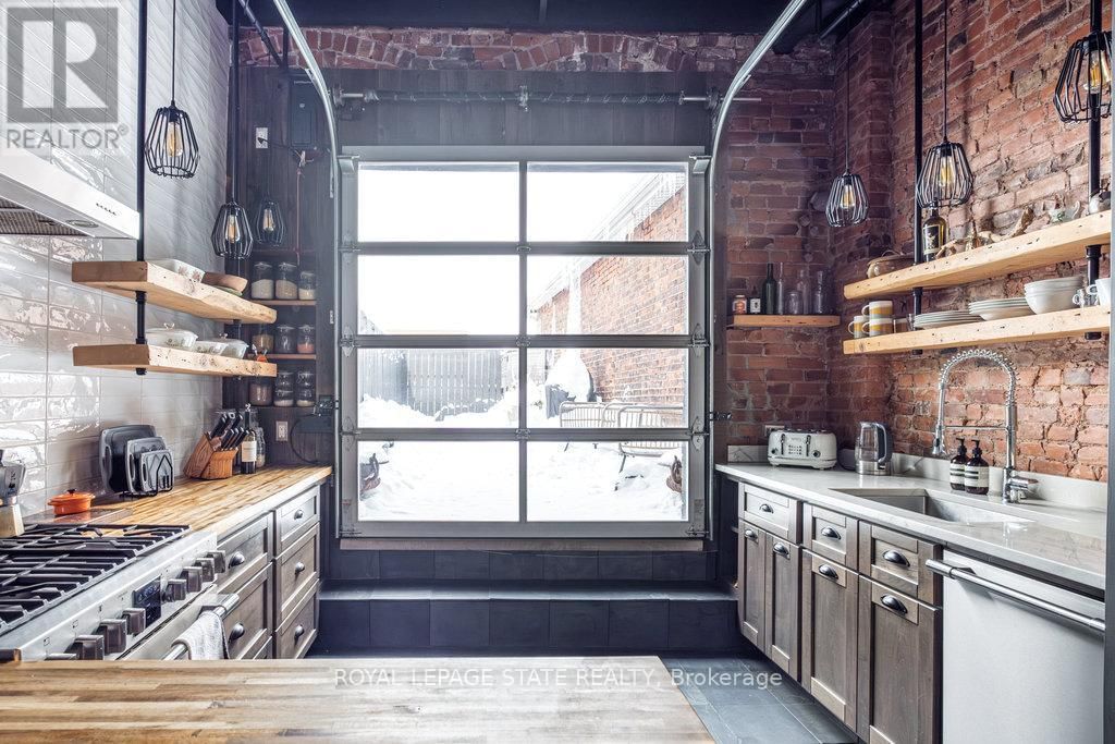 203 KING STREET EAST Image 22