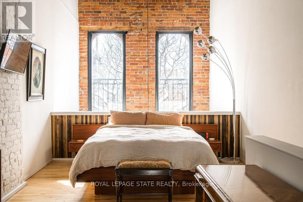 203 KING STREET EAST Image 32