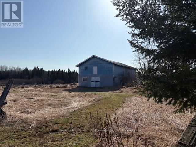 1105 OLD MUSKOKA ROAD Image 43