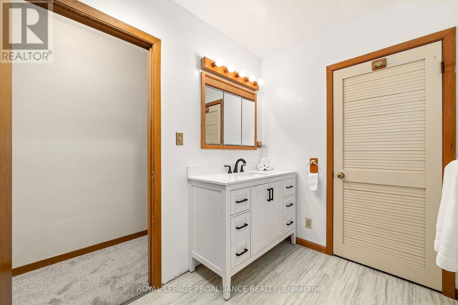 26 HARRIS CRESCENT Image 13