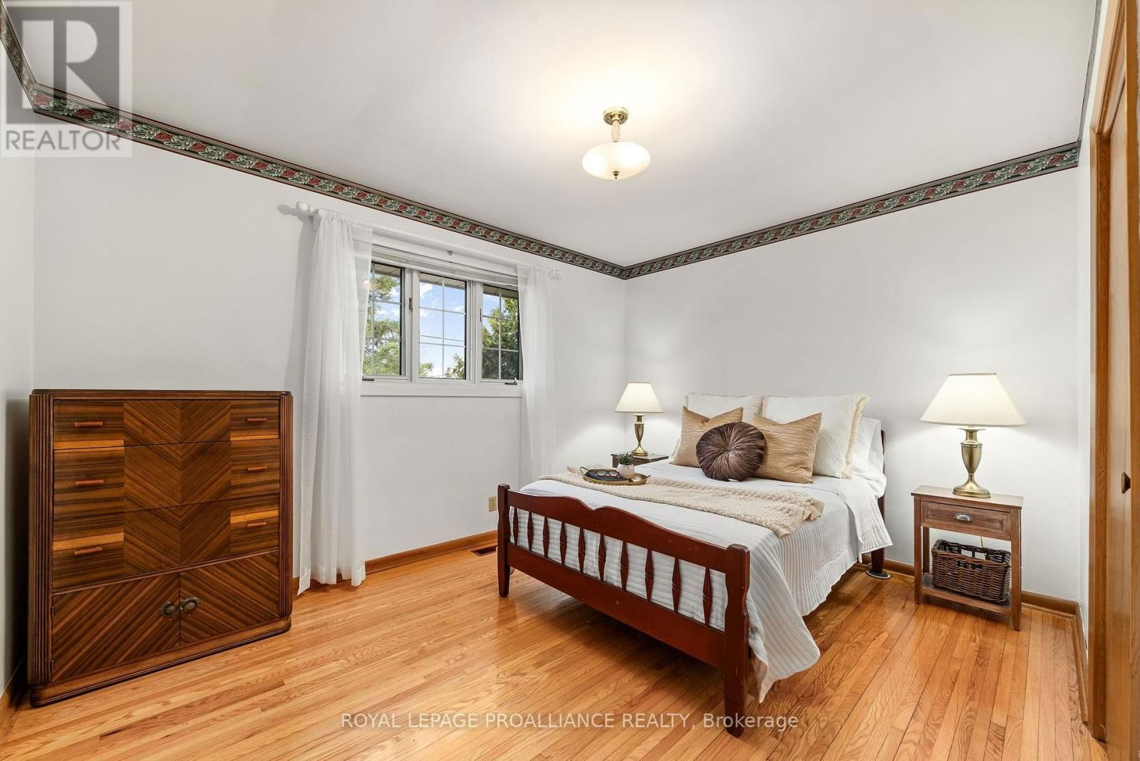 26 HARRIS CRESCENT Image 21