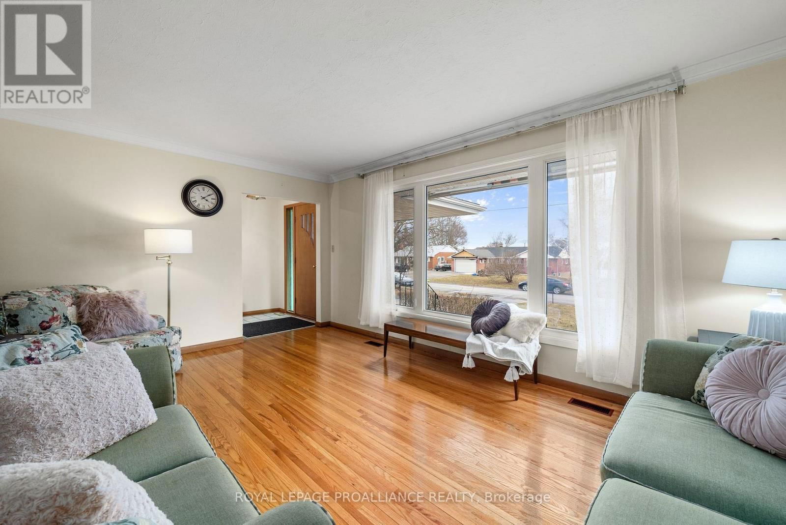 26 HARRIS CRESCENT Image 6