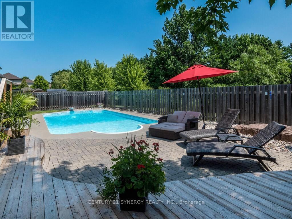 50 FRANCES COLBERT AVENUE Image 33