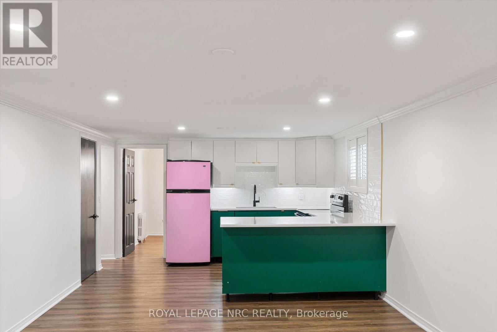 65 PARKVIEW ROAD Image 27