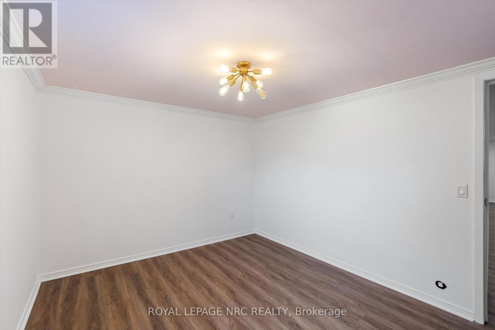 65 PARKVIEW ROAD Image 32