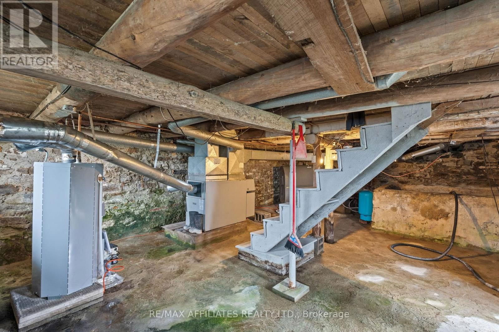 255 COUNTY ROAD 40 Image 18