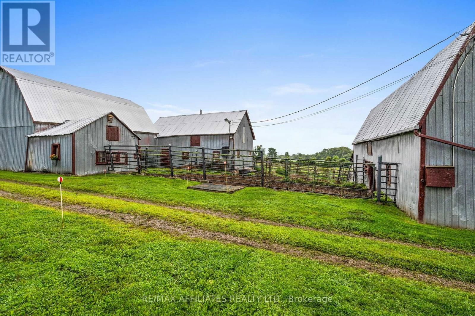 255 COUNTY ROAD 40 Image 19