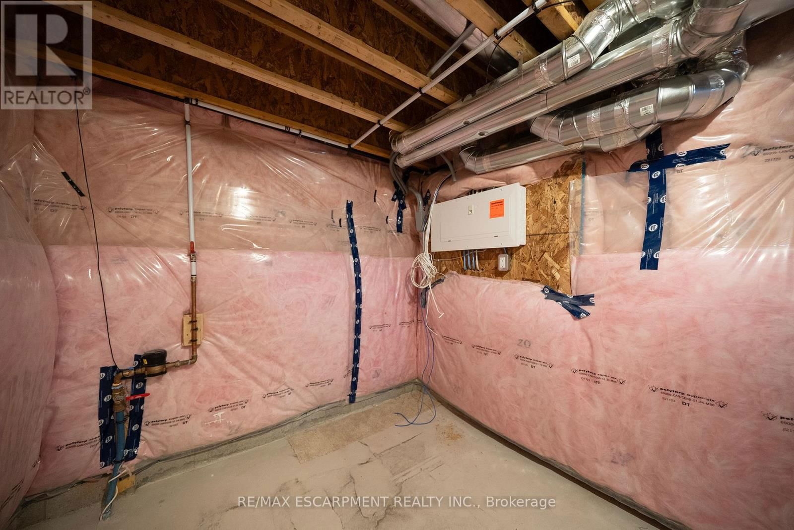 8 COPEMAN AVENUE Image 21