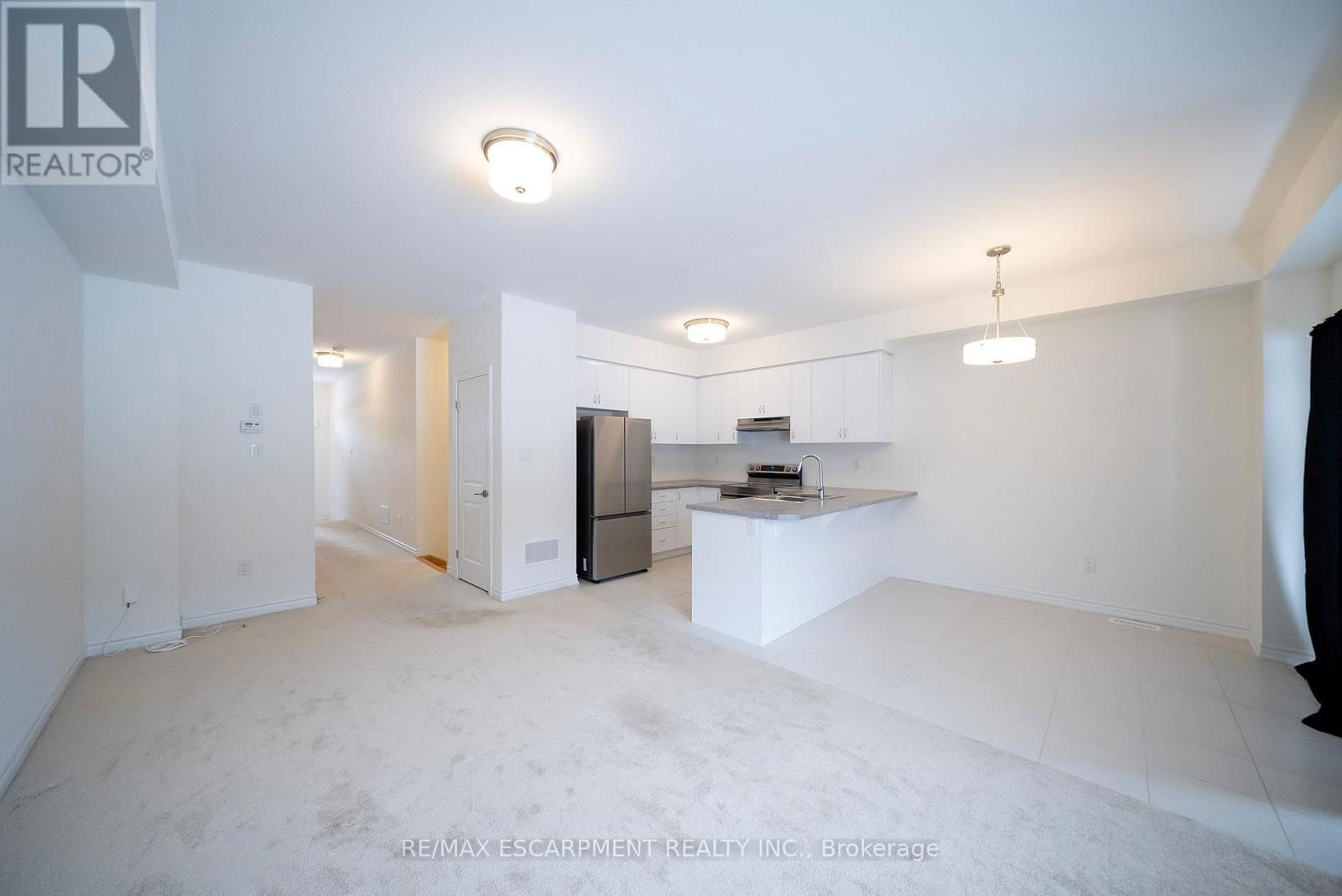 8 COPEMAN AVENUE Image 4