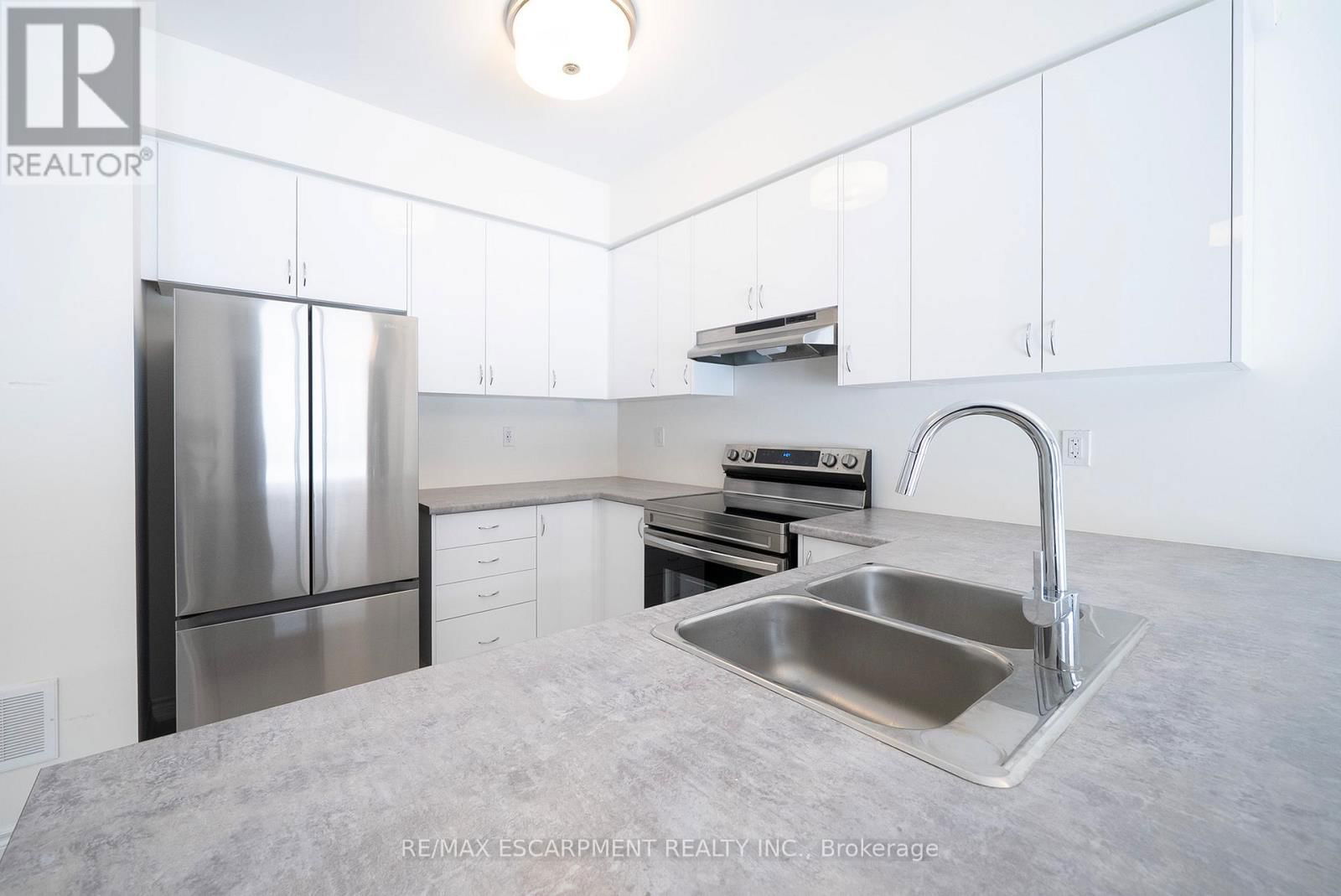 8 COPEMAN AVENUE Image 6