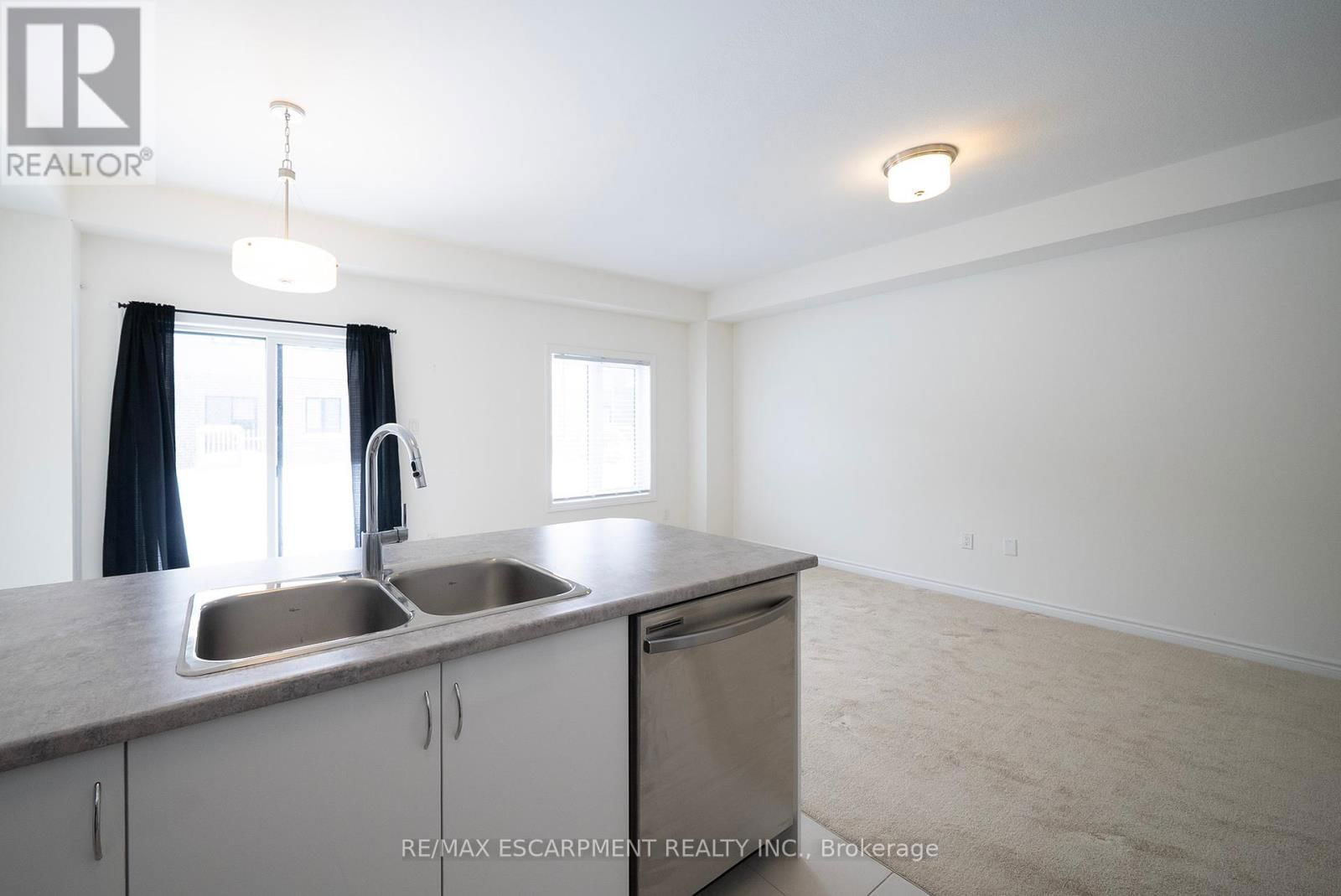 8 COPEMAN AVENUE Image 7