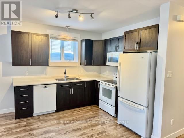 3 - 100 LAURIER STREET Image 7