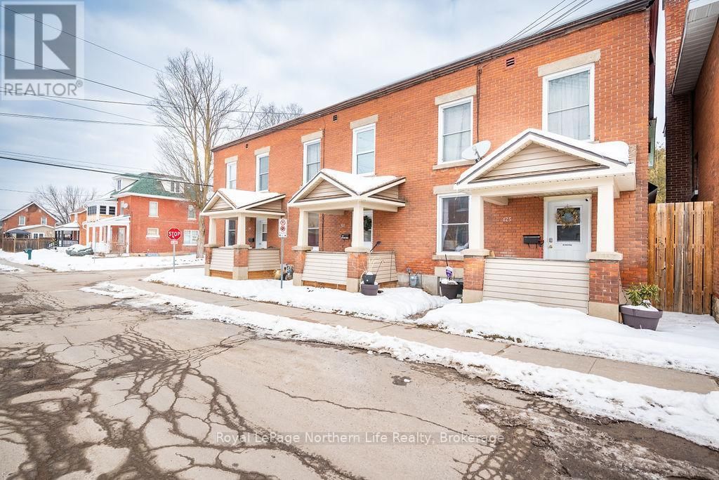 119/121 /125 BONNECHERE STREET SOUTH Image 2