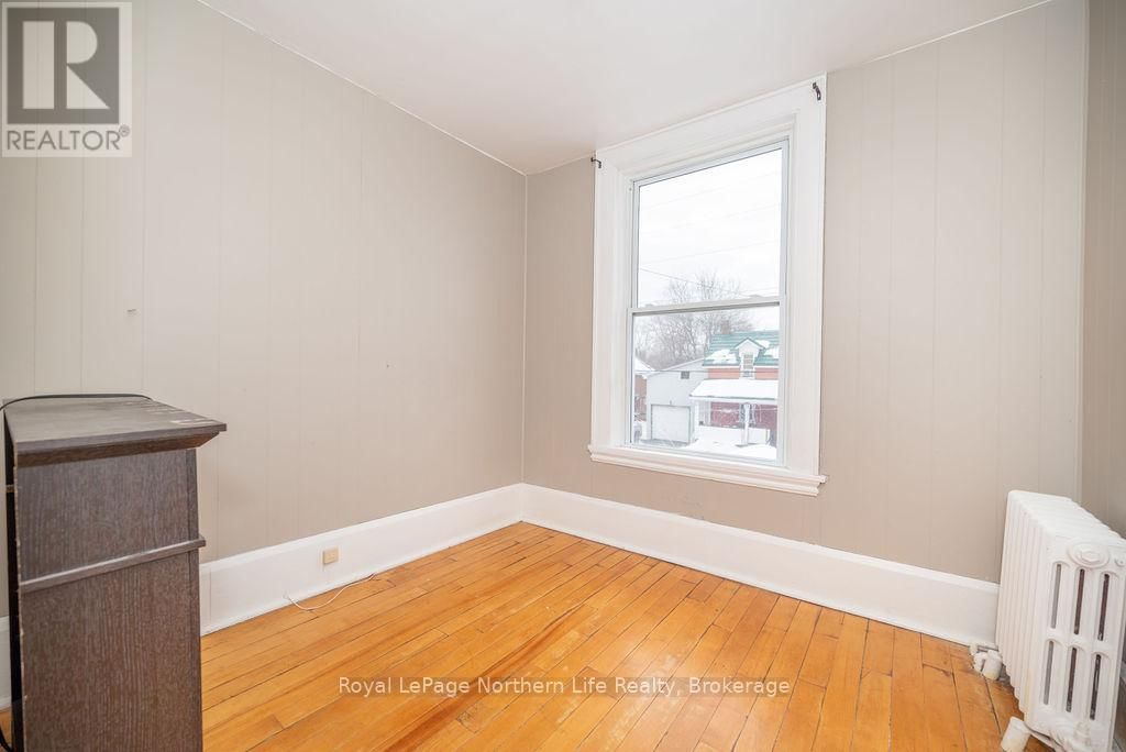 119/121 /125 BONNECHERE STREET SOUTH Image 29