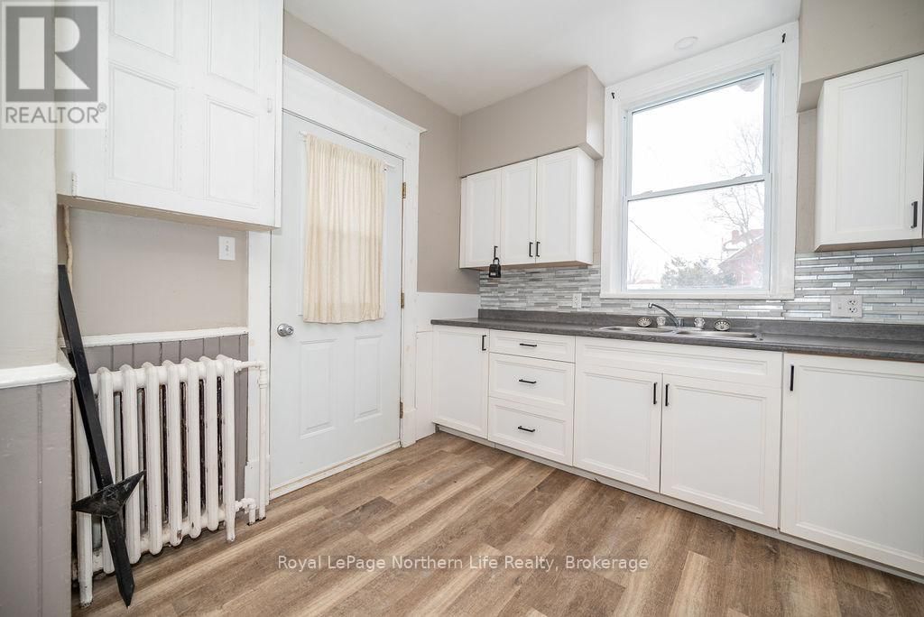 119/121 /125 BONNECHERE STREET SOUTH Image 30