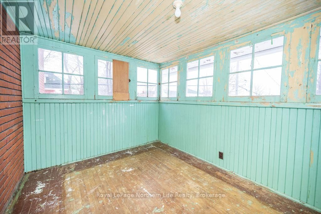 119/121 /125 BONNECHERE STREET SOUTH Image 31