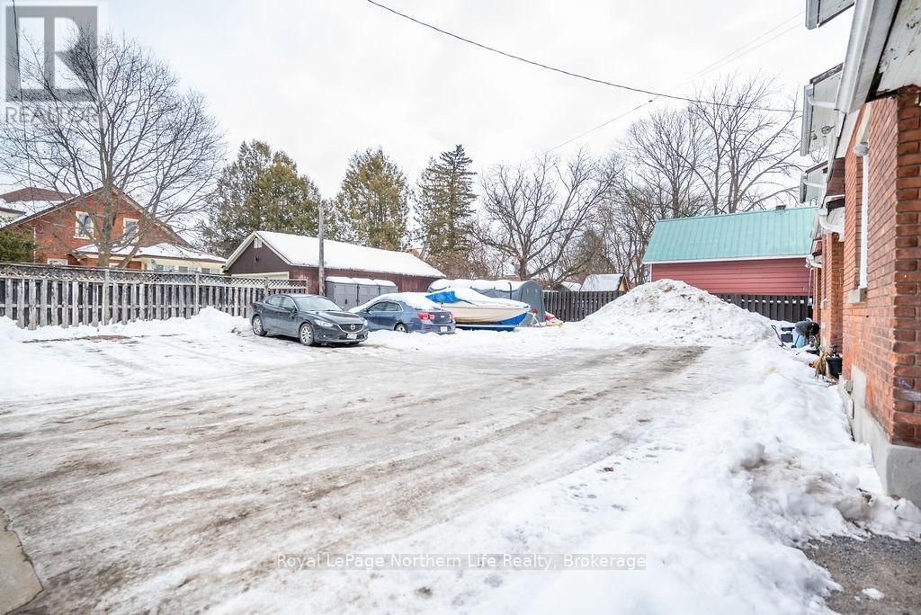 119/121 /125 BONNECHERE STREET SOUTH Image 38