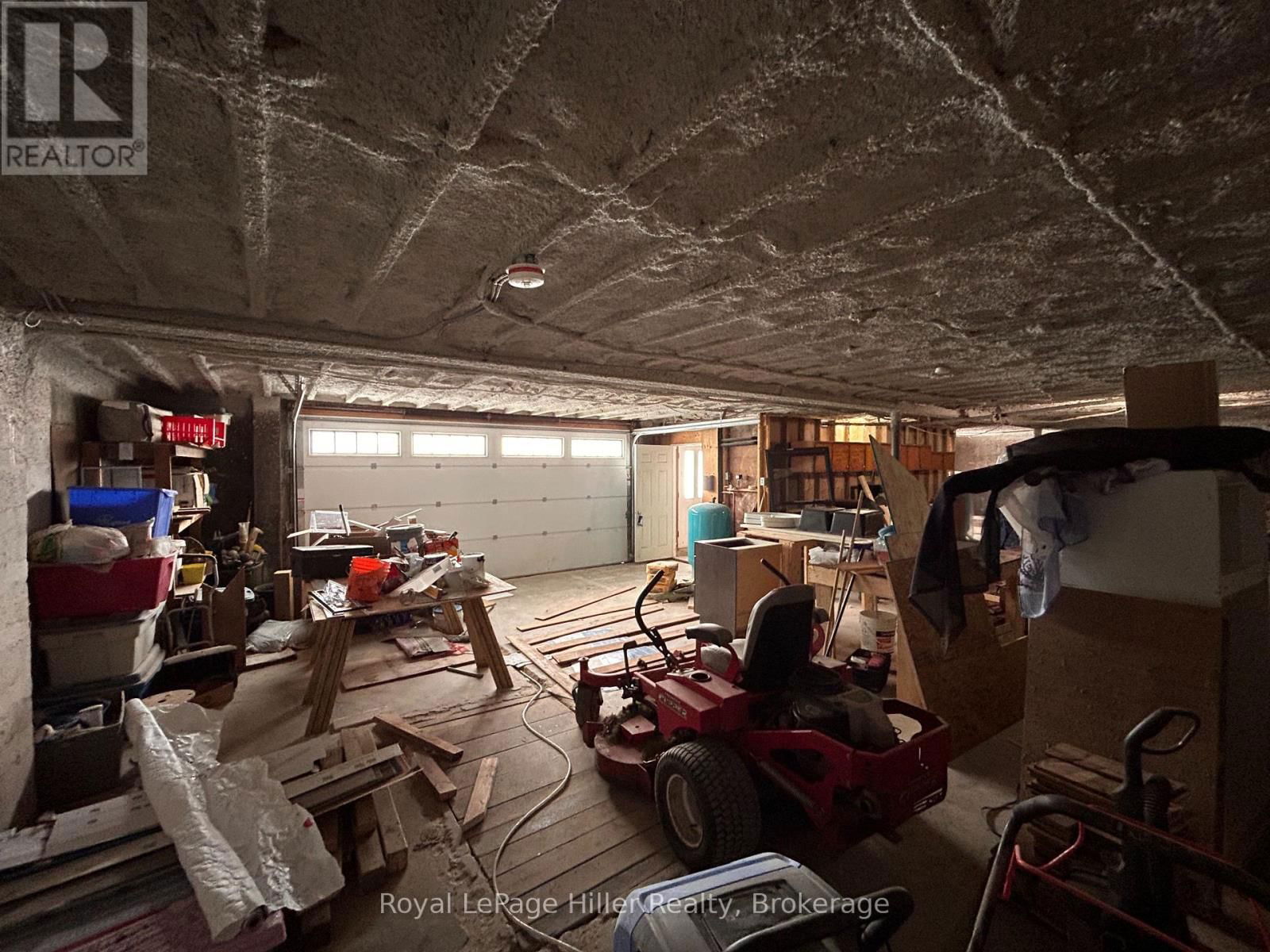 256 HURON ROAD Image 12