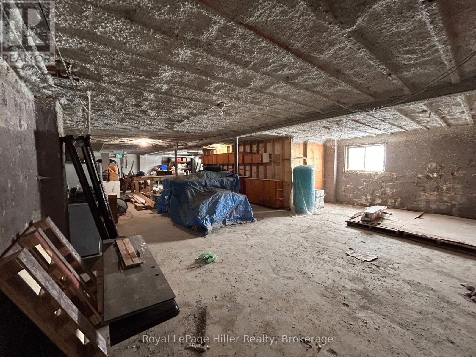 256 HURON ROAD Image 13