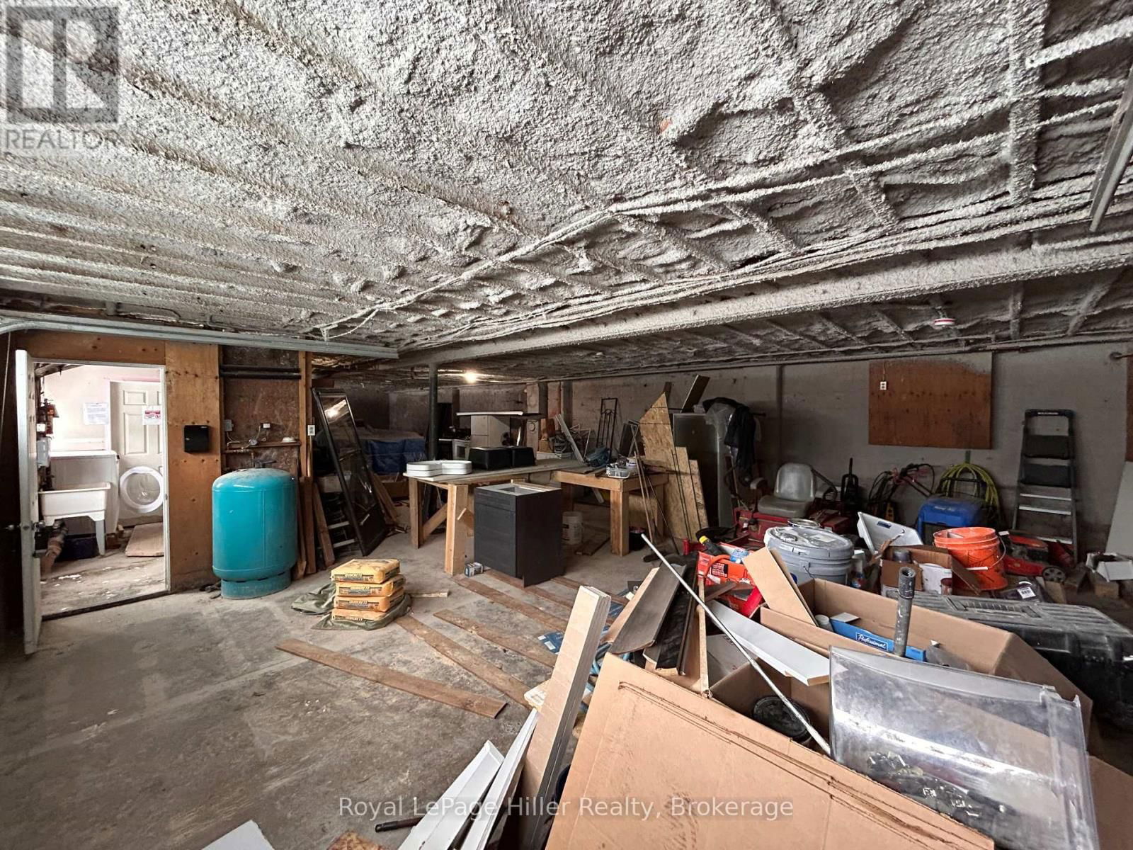 256 HURON ROAD Image 15