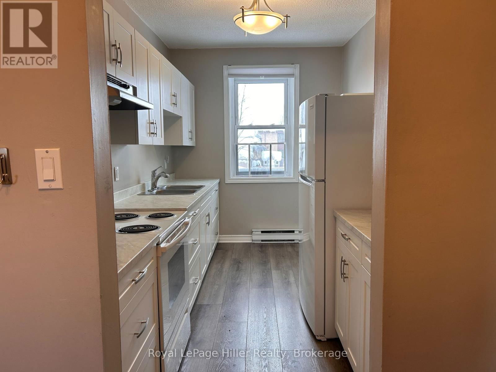 256 HURON ROAD Image 20