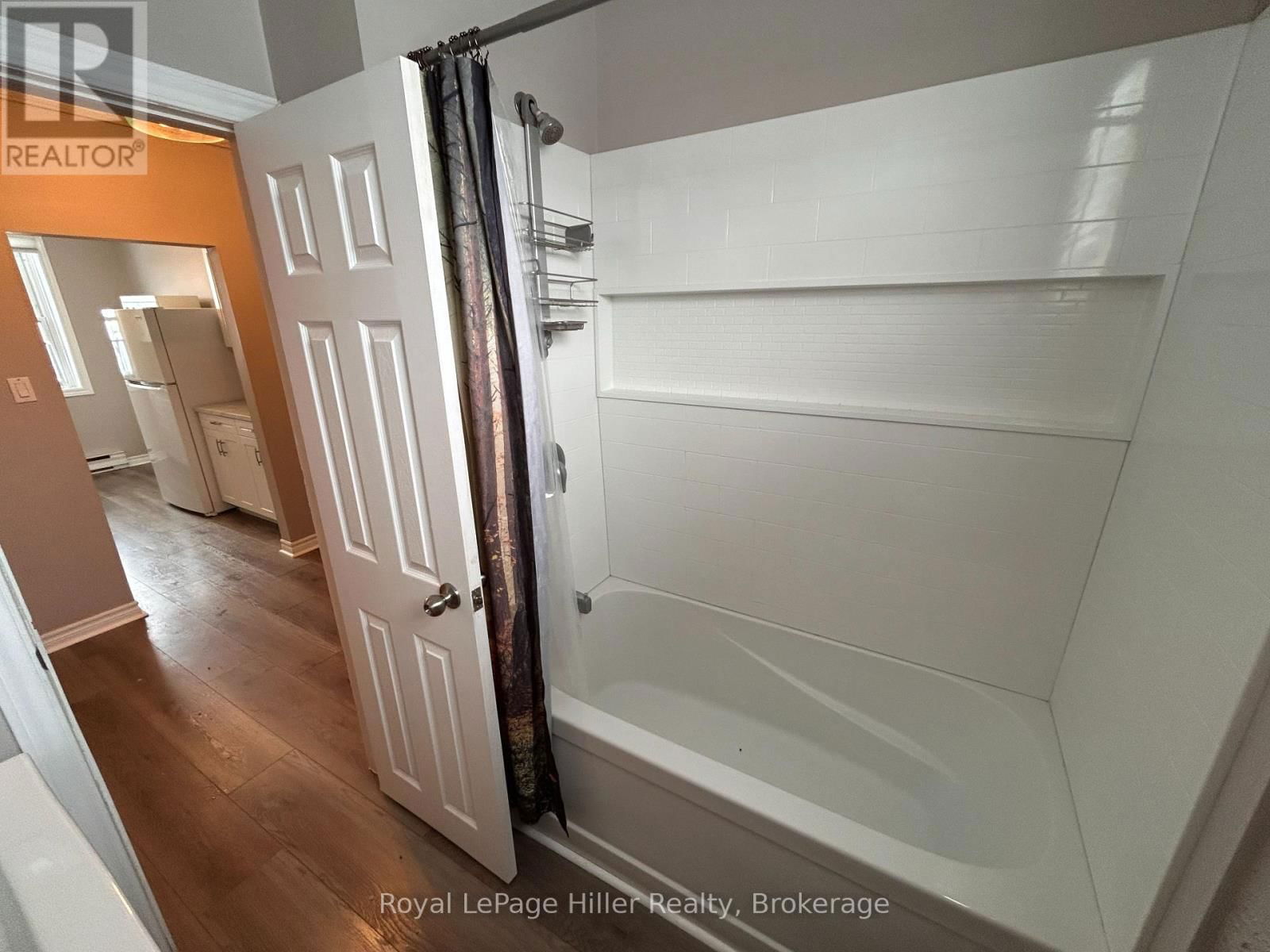 256 HURON ROAD Image 23