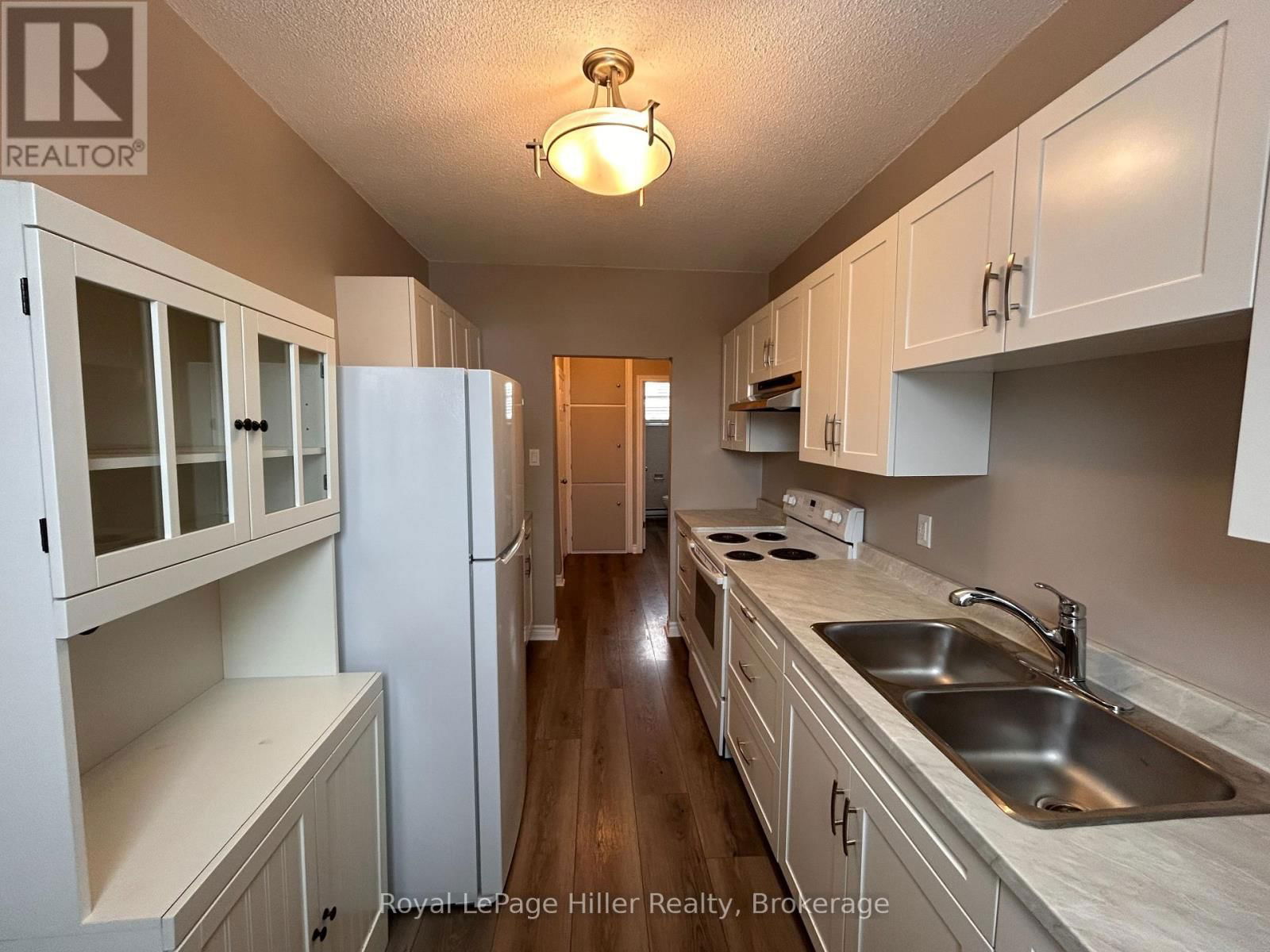 256 HURON ROAD Image 25