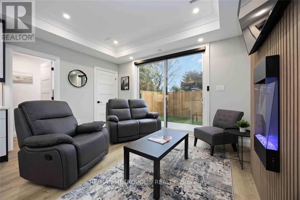 109 ST CLAIR STREET Image 12