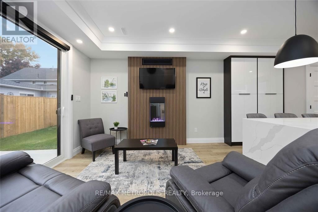 109 ST CLAIR STREET Image 13