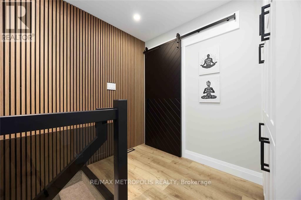 109 ST CLAIR STREET Image 18