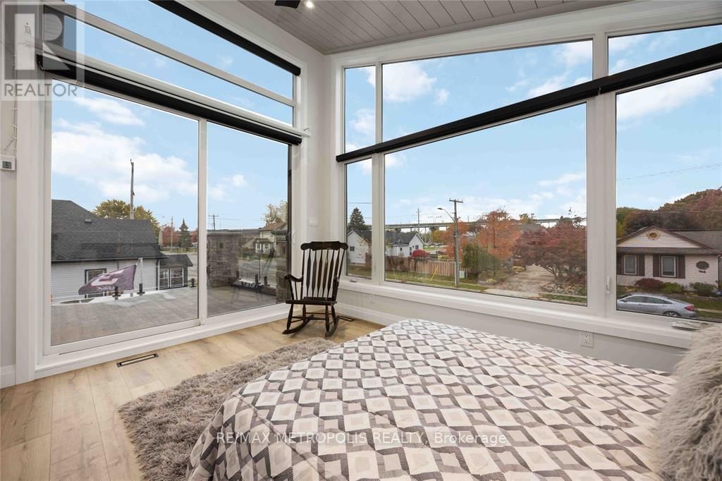 109 ST CLAIR STREET Image 25