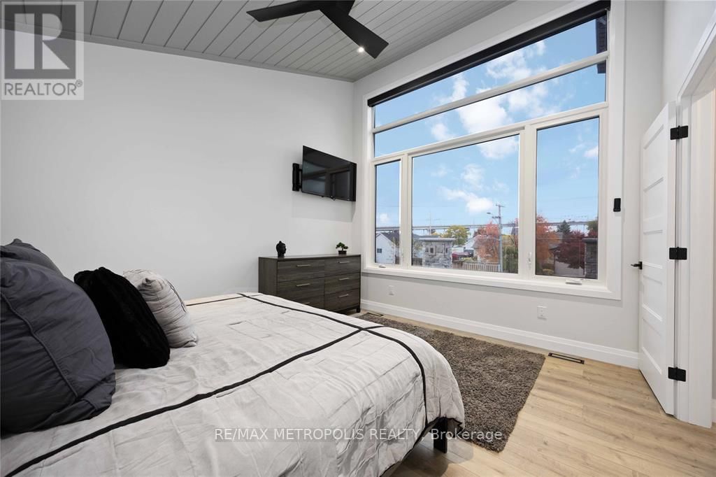 109 ST CLAIR STREET Image 28