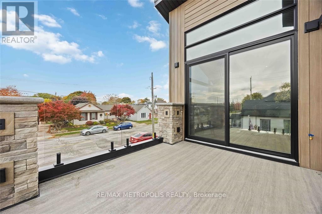 109 ST CLAIR STREET Image 30