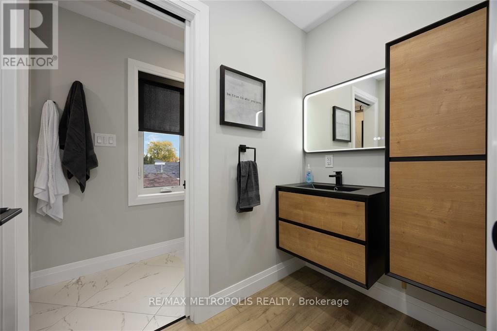 111 ST CLAIR STREET Image 20