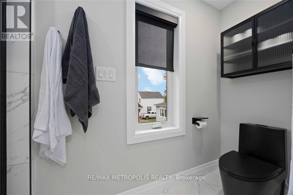111 ST CLAIR STREET Image 21