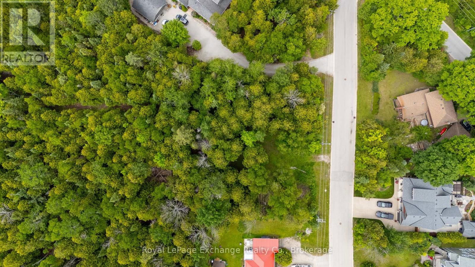 ELM STREET EAST Image 13