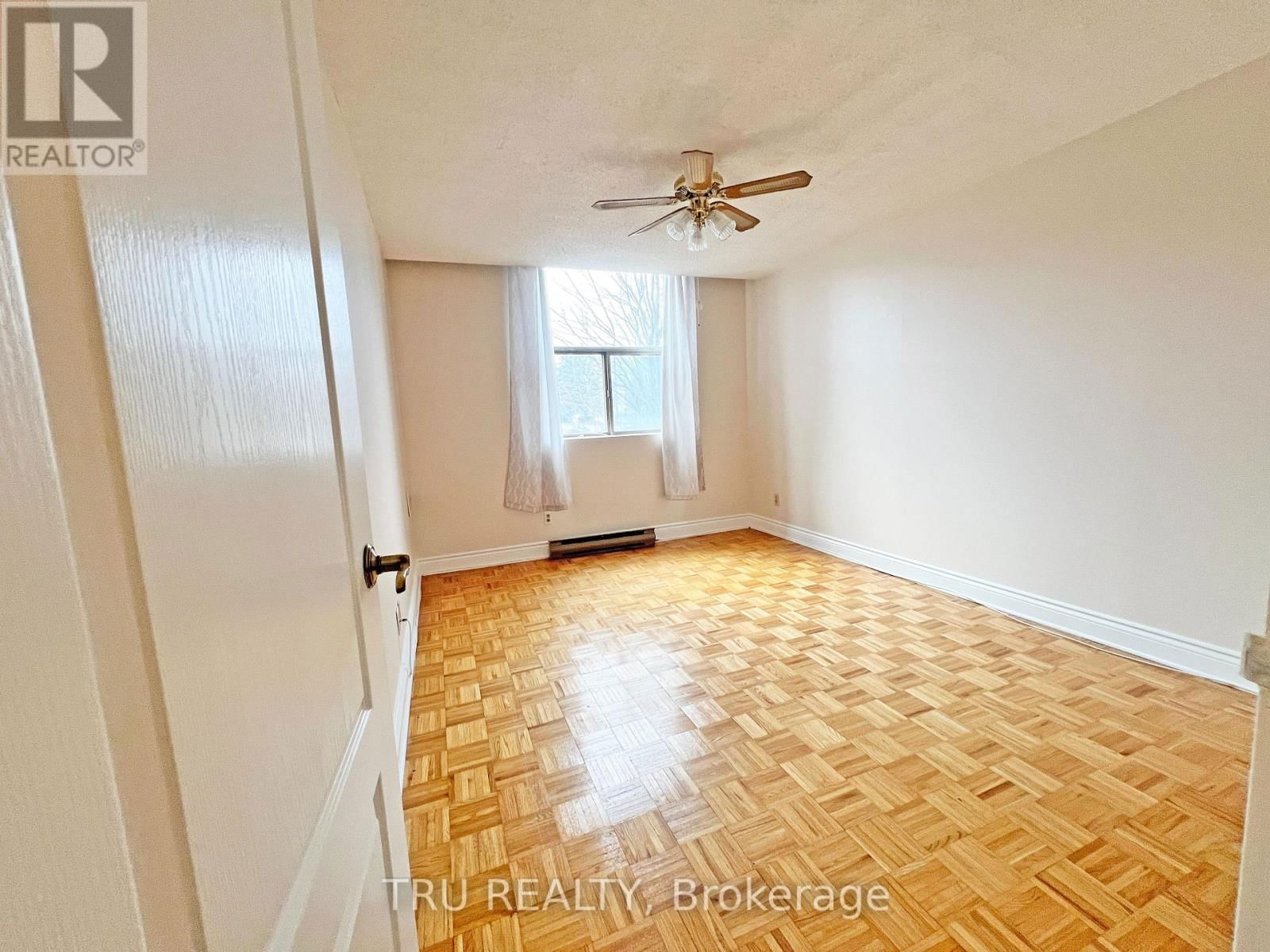105 - 2760 CAROUSEL CRESCENT Image 10