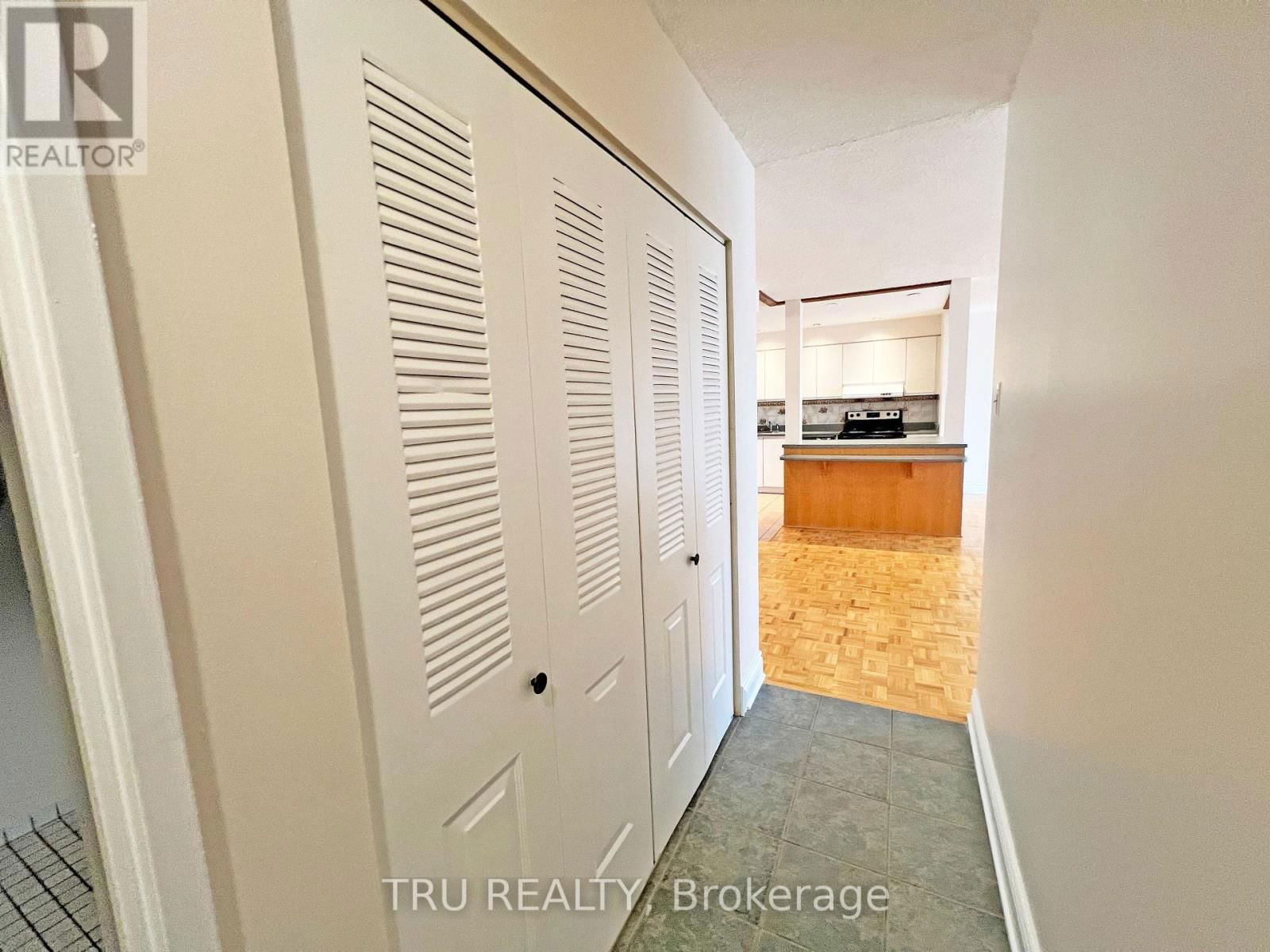 105 - 2760 CAROUSEL CRESCENT Image 17