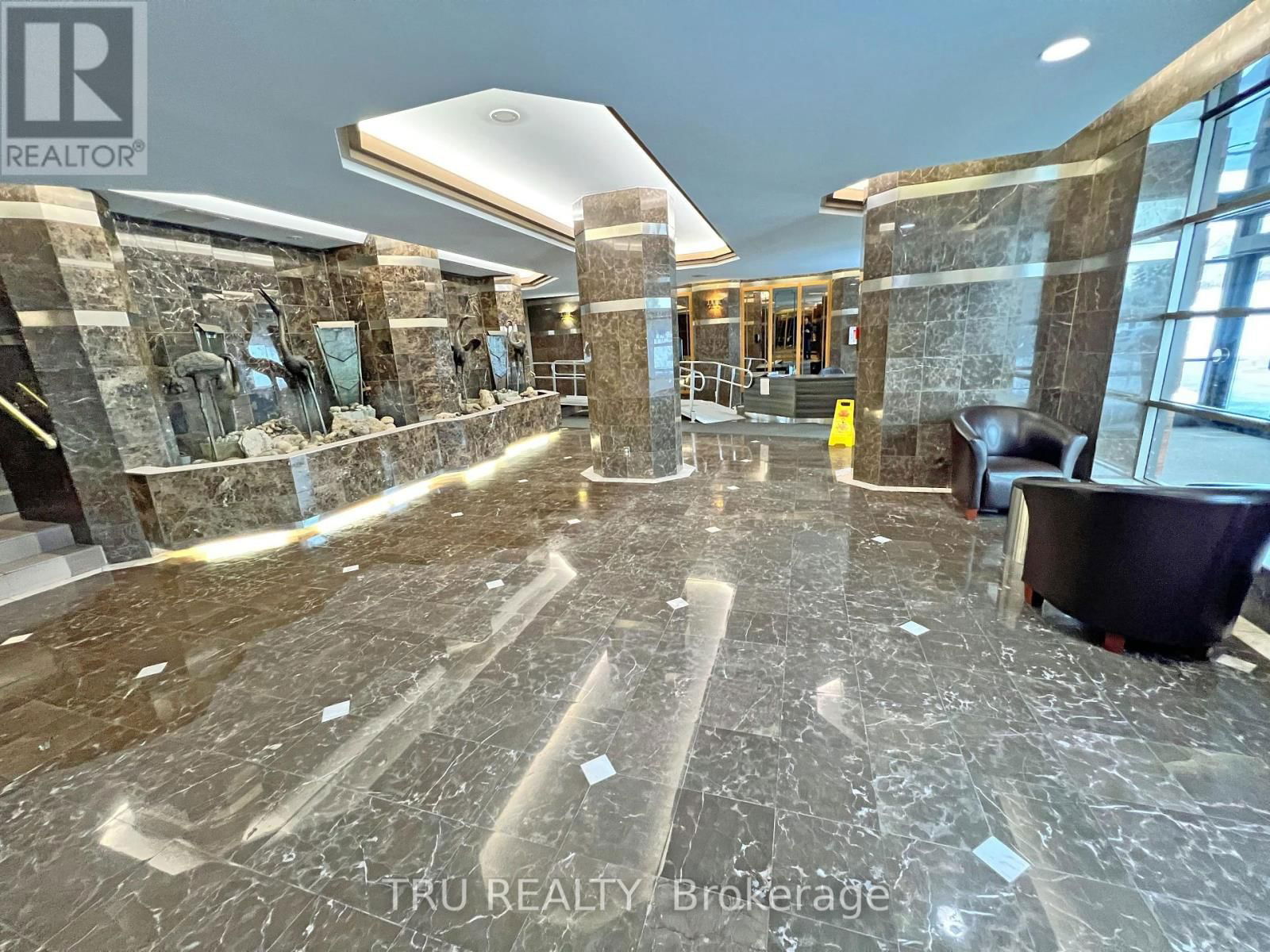 105 - 2760 CAROUSEL CRESCENT Image 3