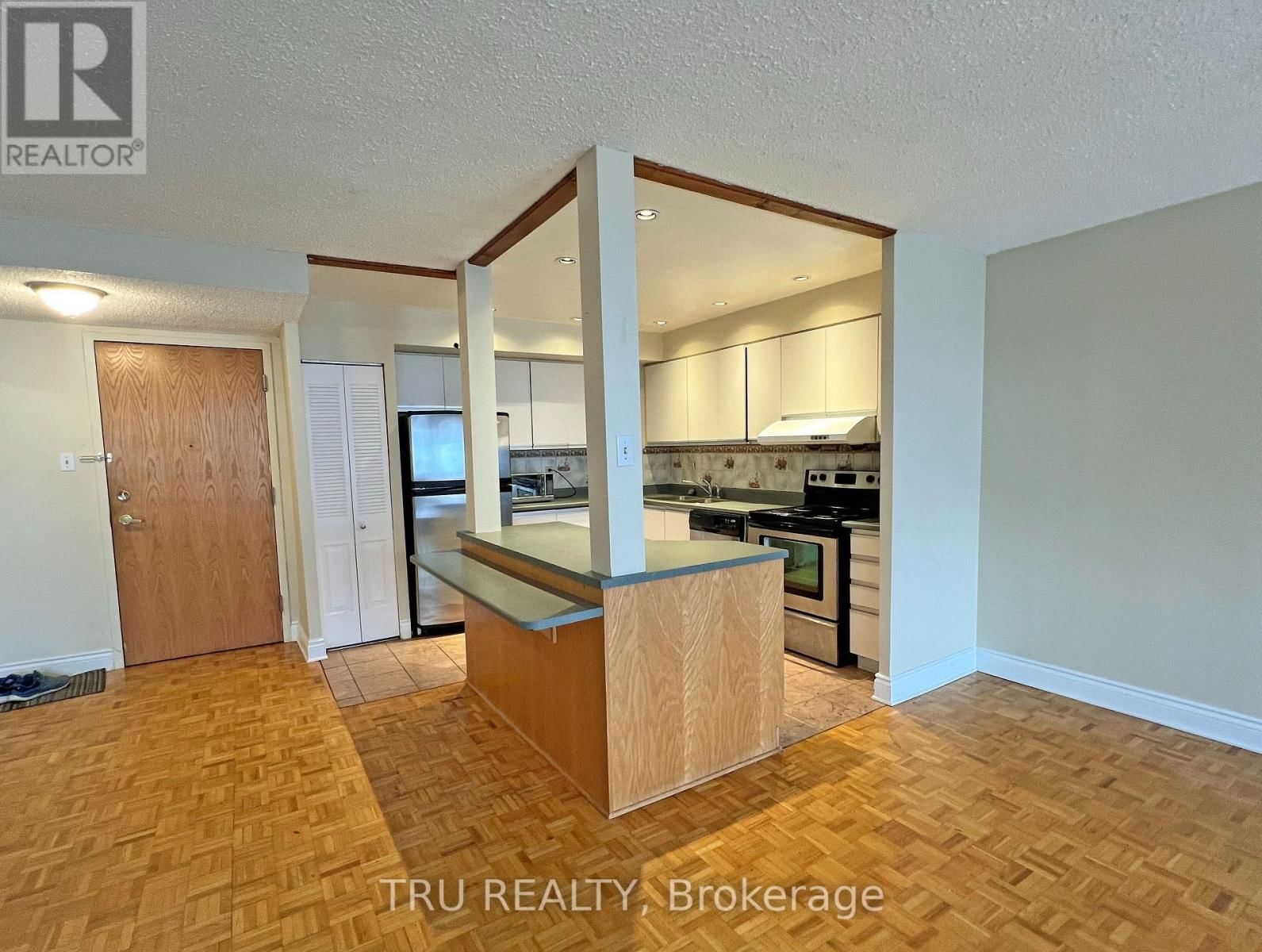 105 - 2760 CAROUSEL CRESCENT Image 6